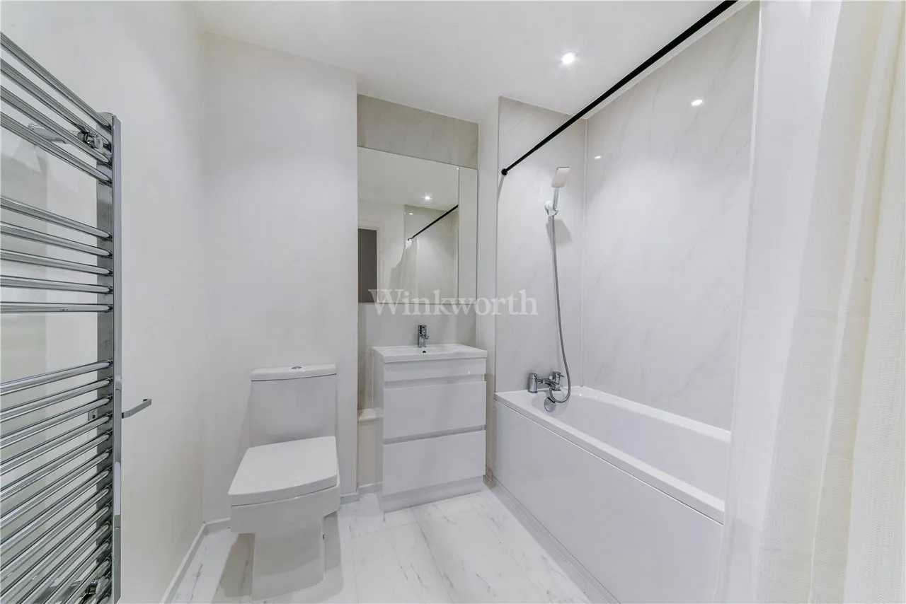 Bromley Road, London, SE6, photo 9