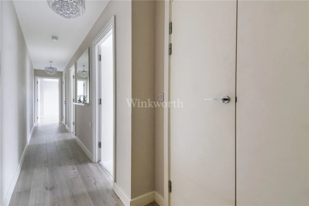 Bromley Road, London, SE6, photo 6