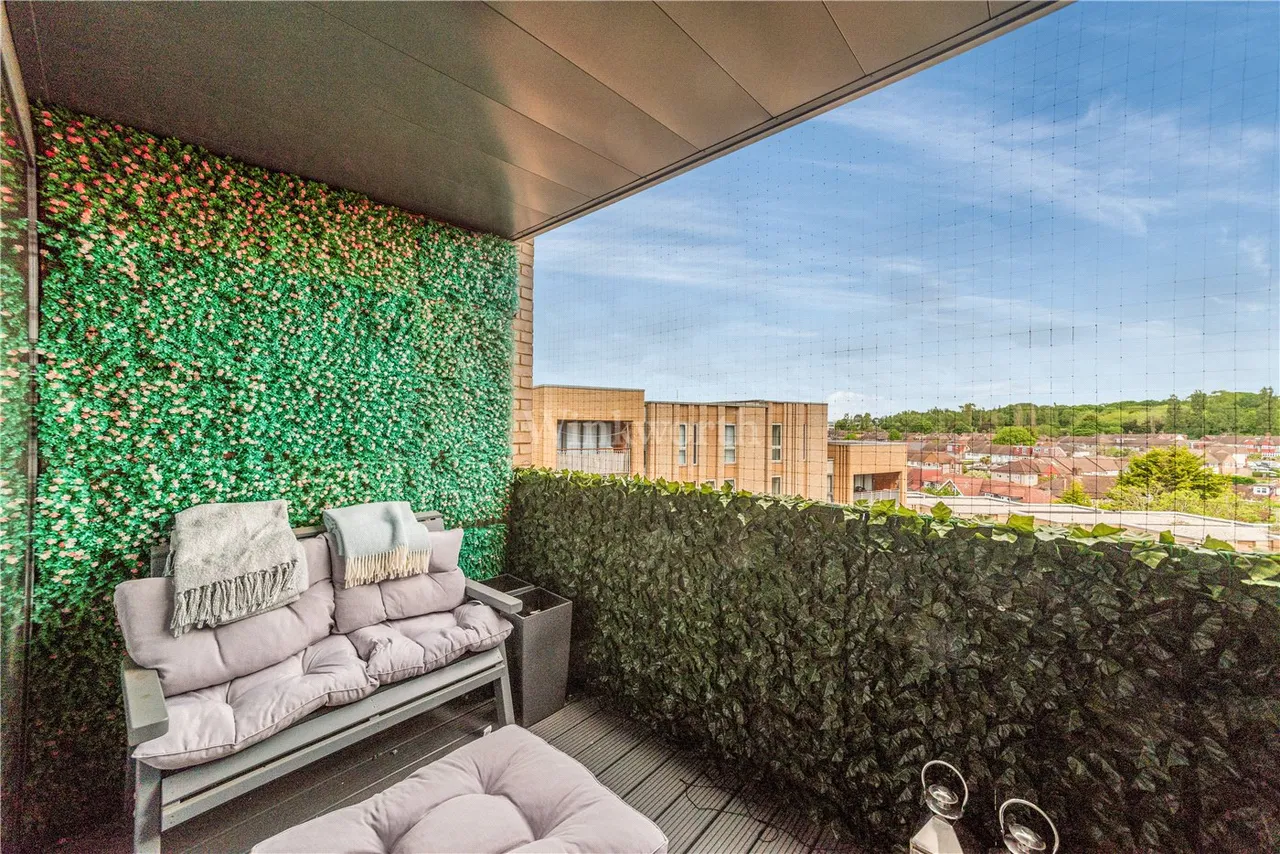 Bromley Road, London, SE6, photo 3