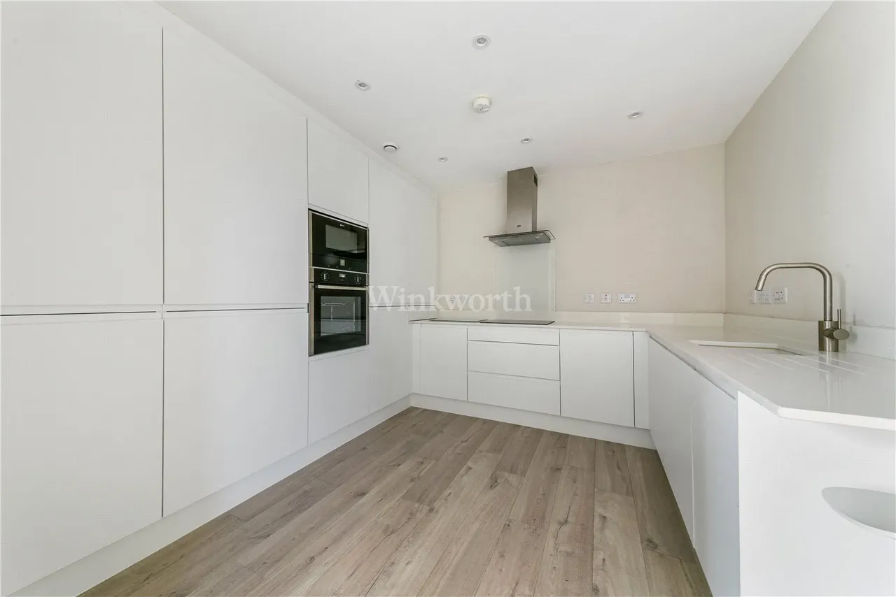 Bromley Road, London, SE6, photo 10