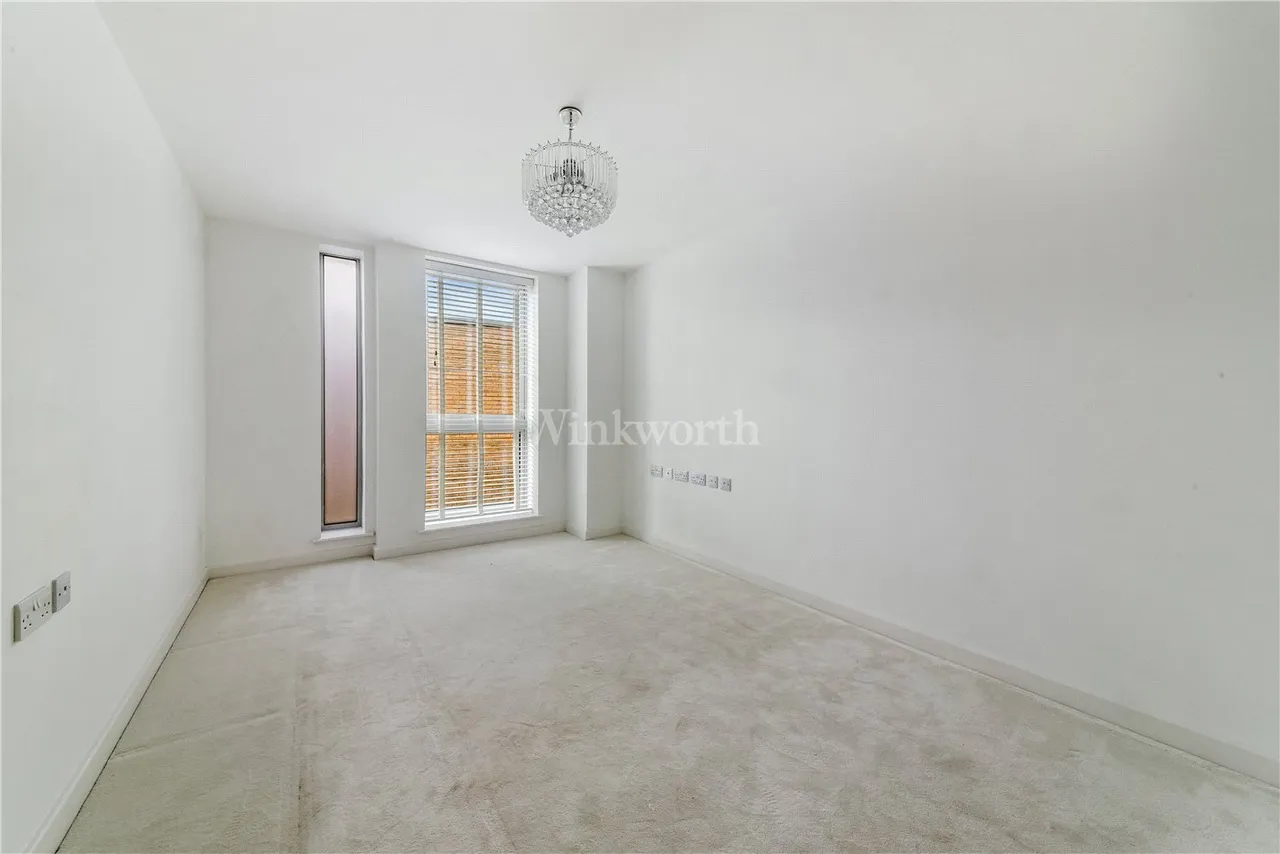 Bromley Road, London, SE6, photo 12