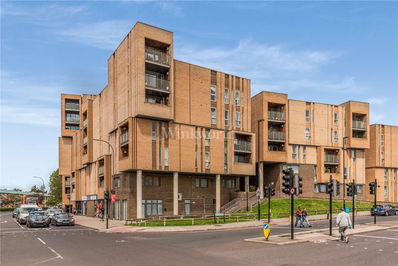 Bromley Road, London, SE6, photo 14