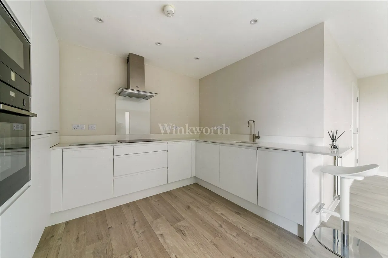 Bromley Road, London, SE6, photo 4