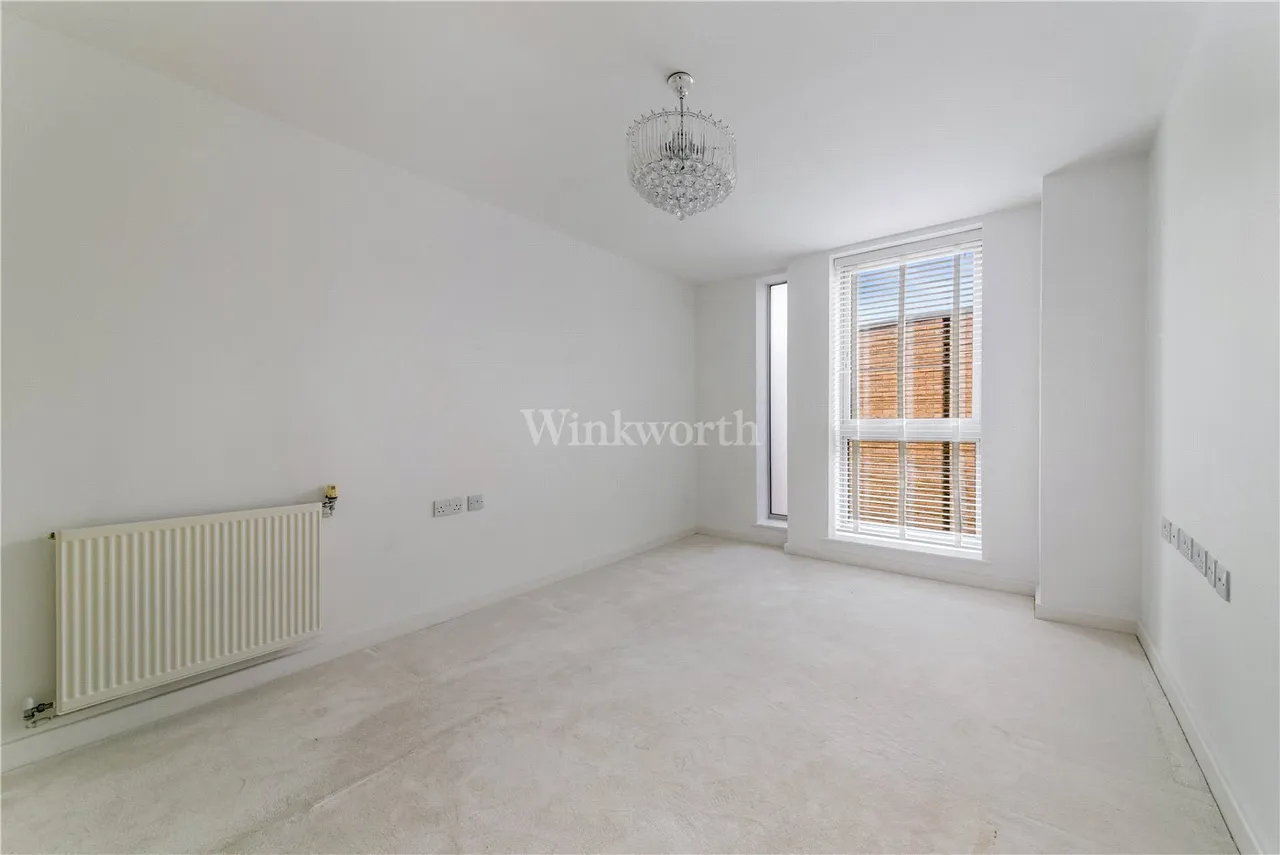 Bromley Road, London, SE6, photo 11