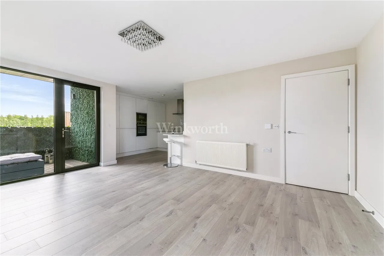 Bromley Road, London, SE6, photo 2