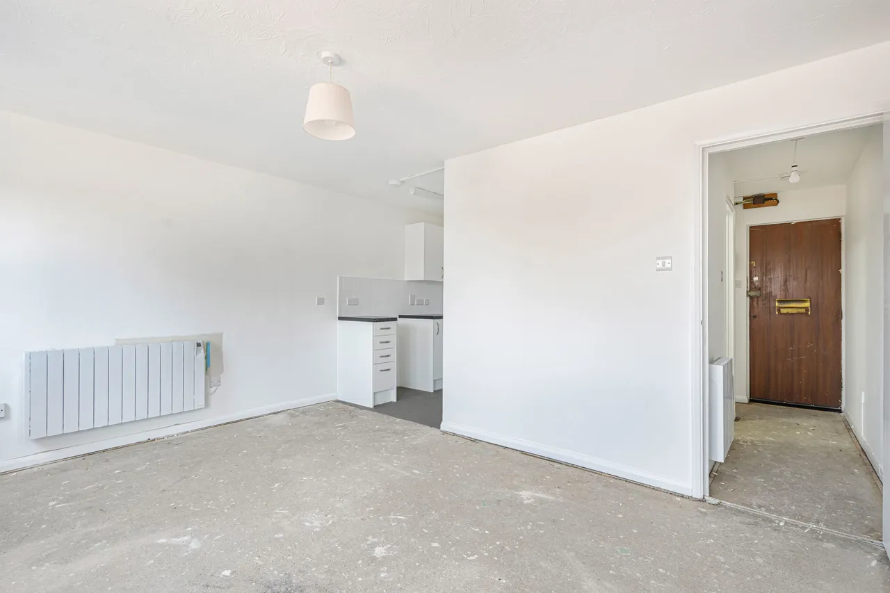 Poyle Road, Colnbrook, SL3, photo 8