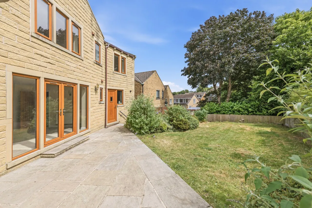 Yew Tree Road, Shepley, photo 10