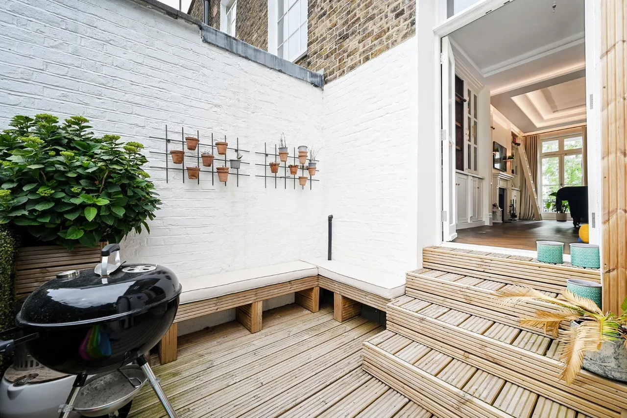 Brunswick Gardens, Kensington, London, W8 4AW, photo 9