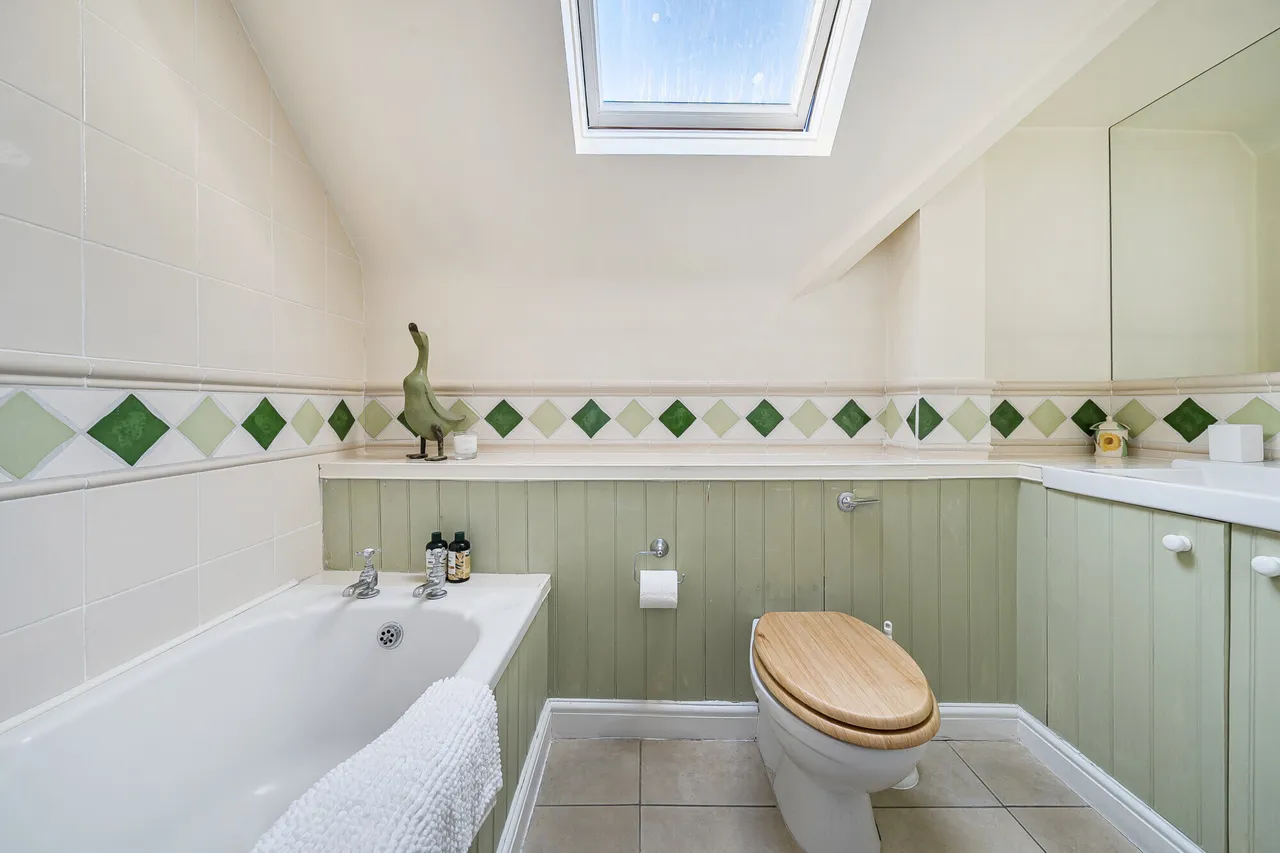 Russley Park, Marlborough, SN8, photo 8