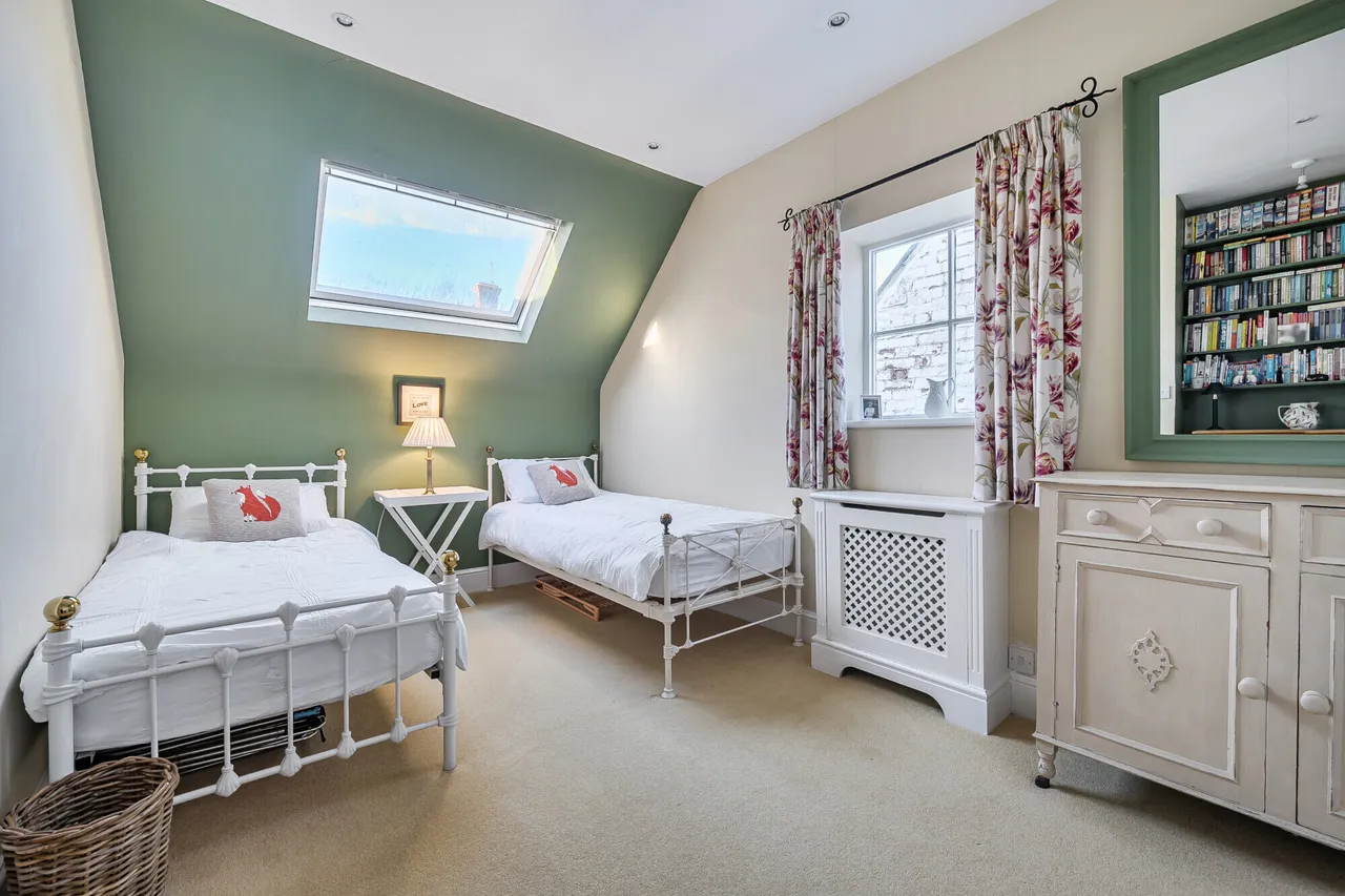 Russley Park, Marlborough, SN8, photo 10