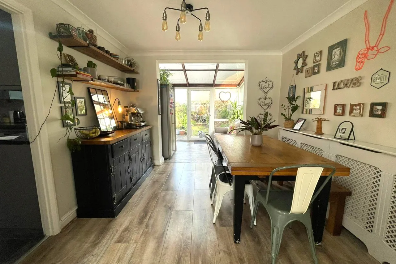 Exeter Road, Ash, Surrey, GU12 6SS, photo 7