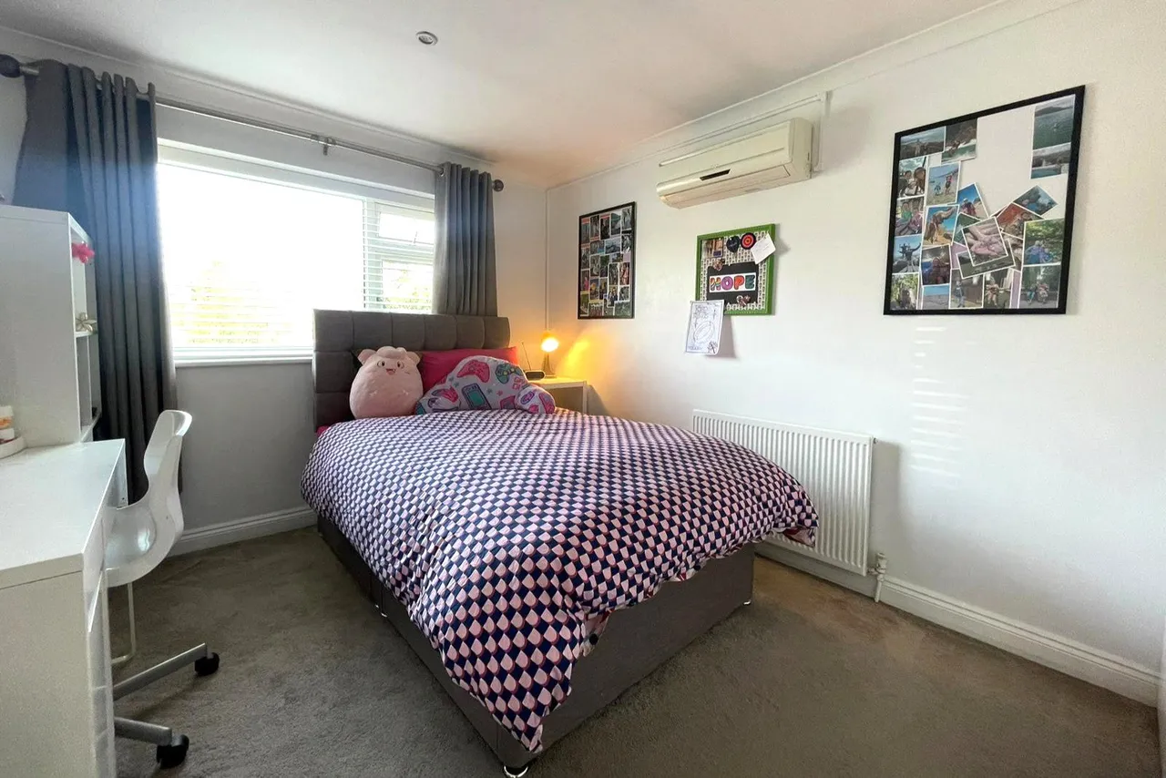 Exeter Road, Ash, Surrey, GU12 6SS, photo 15