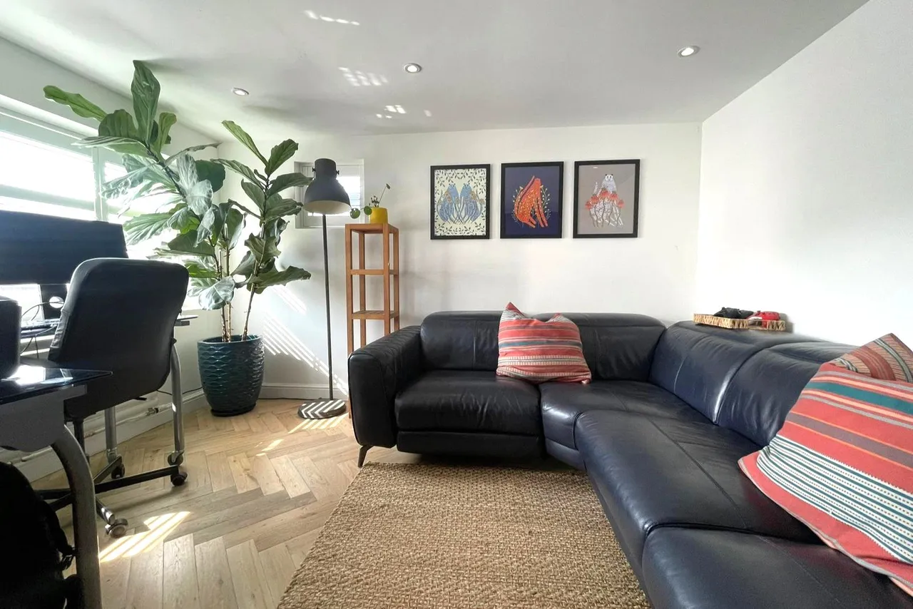 Exeter Road, Ash, Surrey, GU12 6SS, photo 4
