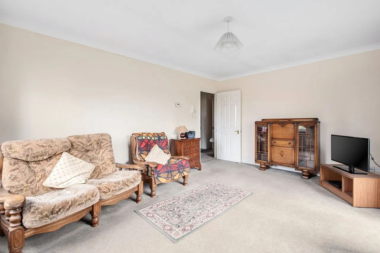 Salisbury Road, Farnborough, Hampshire, GU14 7AJ, photo 7