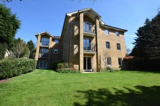 2 bed flat for sale — Salisbury Road, Farnborough, Hampshire, GU14 7AJ