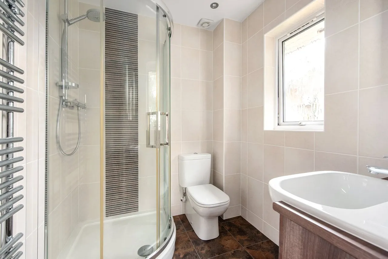 Salisbury Road, Farnborough, Hampshire, GU14 7AJ, photo 6