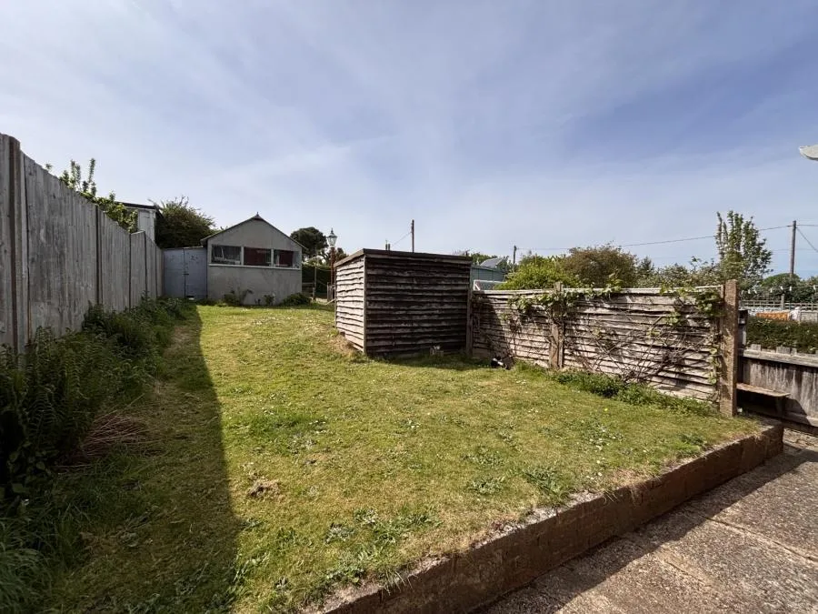 School Lane, Carisbrooke, PO30, photo 11