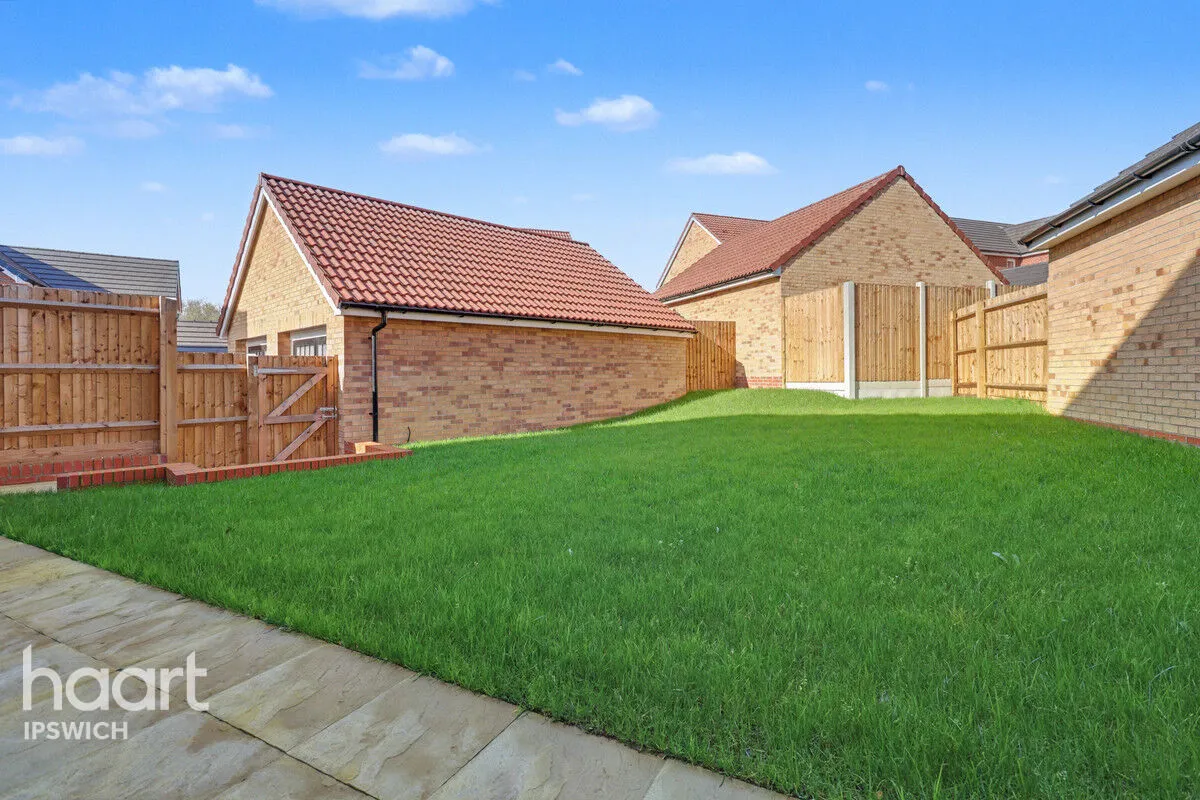 Pinewood Grange, Ipswich, IP14, photo 24