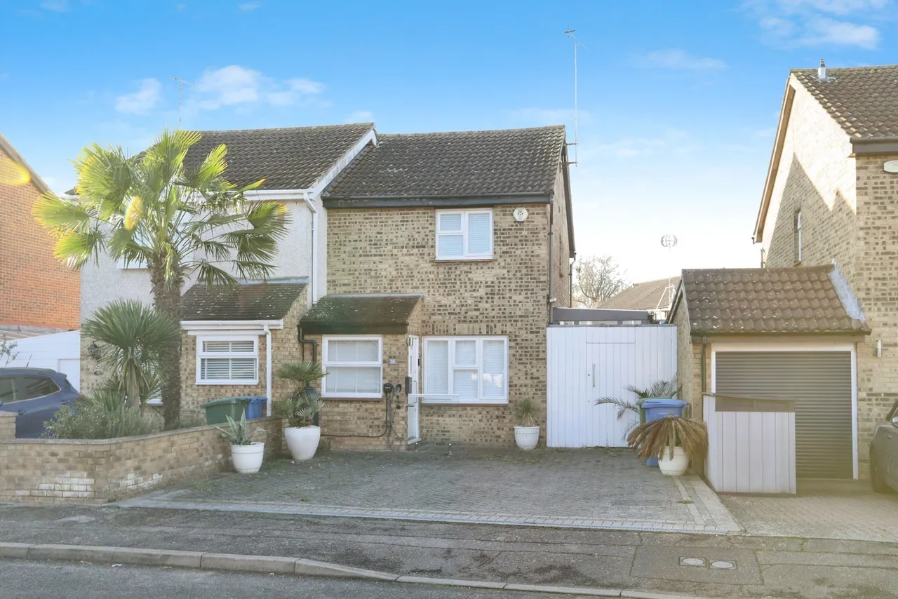 3 bed house for sale — Diligent Drive, SITTINGBOURNE, Kent, ME10