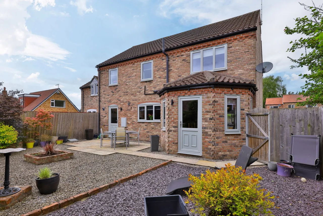 Roman Close, Hayton, photo 4