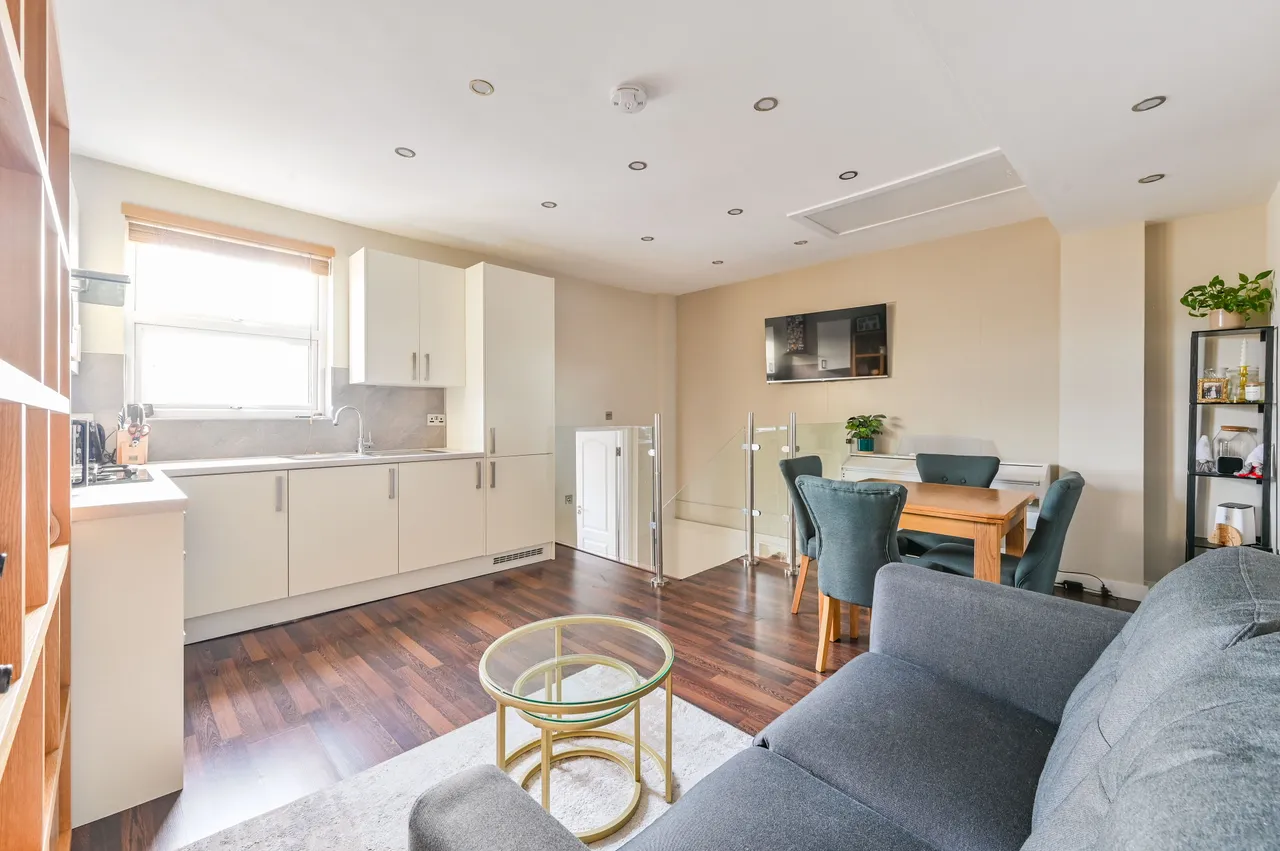 Flat 2, 85 Turnpike Lane, London, photo 6