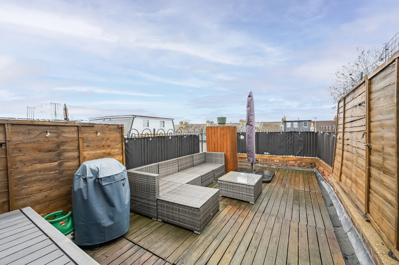 Flat 2, 85 Turnpike Lane, London, photo 3