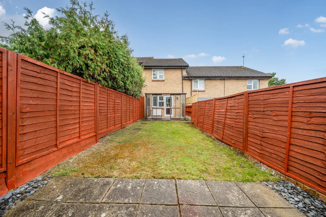 Sturt Court, Merrow, GU4, photo 14