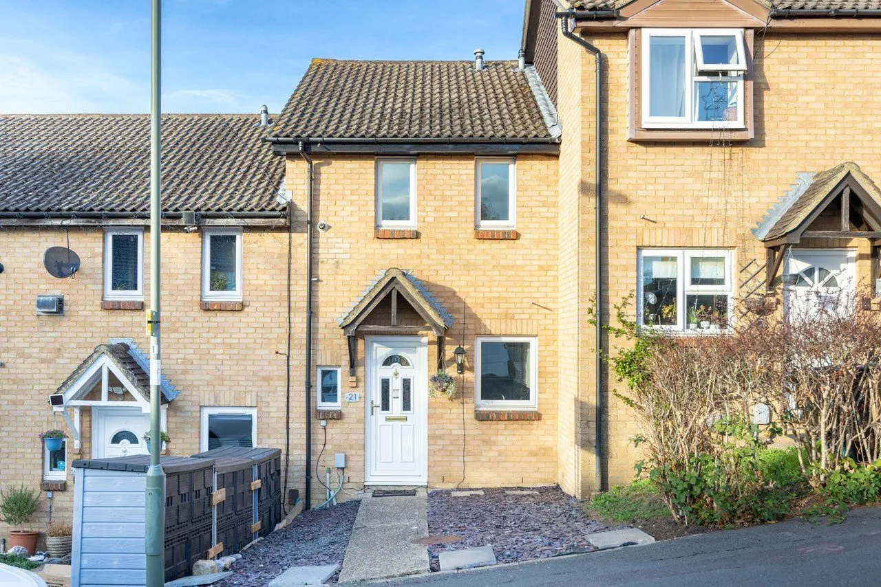Sturt Court, Merrow, GU4, photo 17