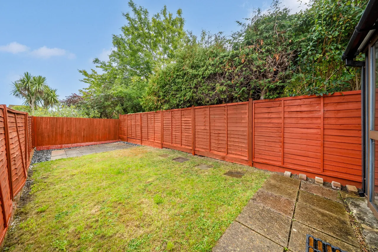 Sturt Court, Merrow, GU4, photo 11