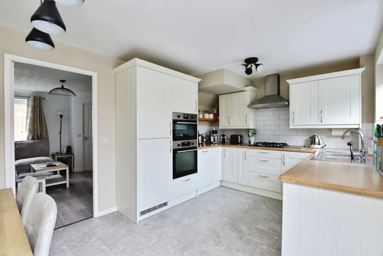 Goldfinch Drive, Alsager, Stoke-on-Trent, Cheshire, ST7, photo 4