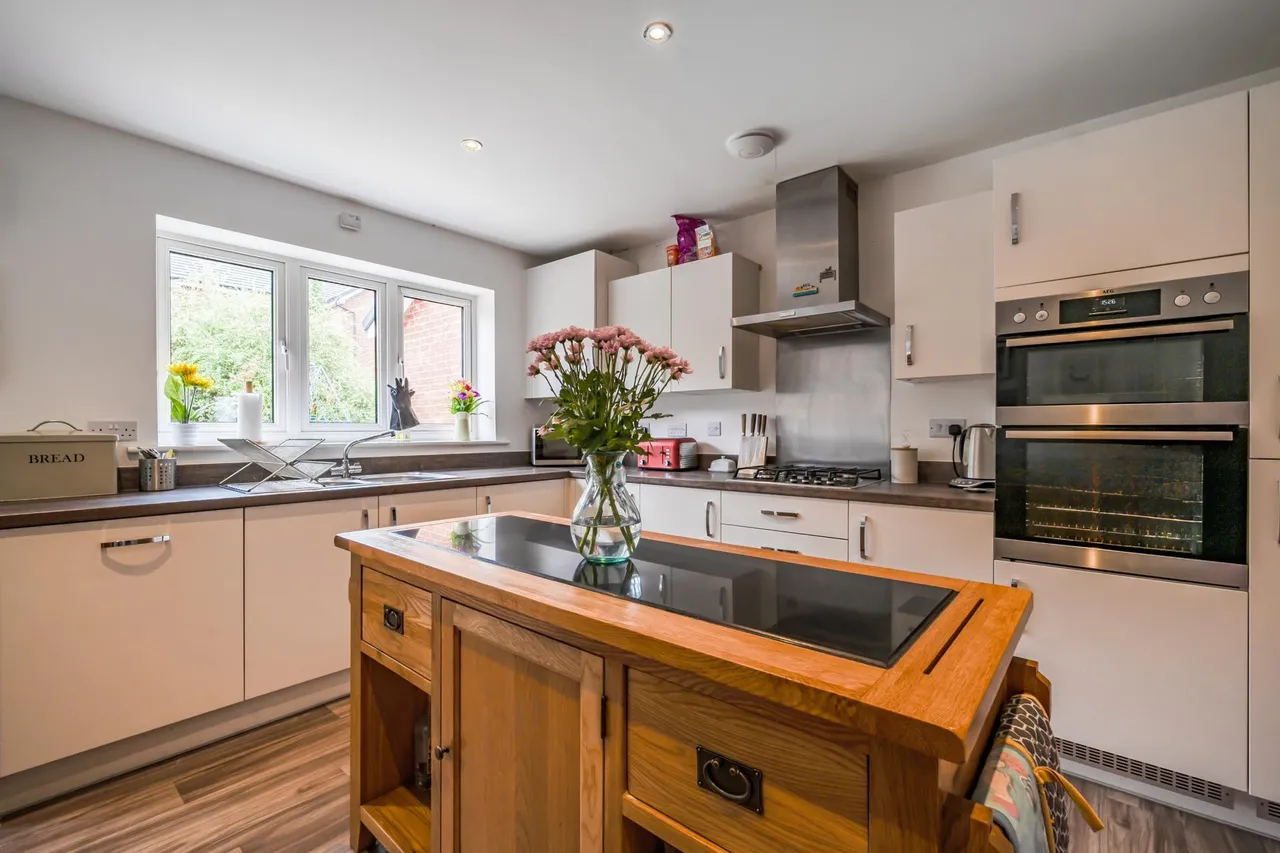 Blue Hut Way, Basingstoke, RG23, photo 8