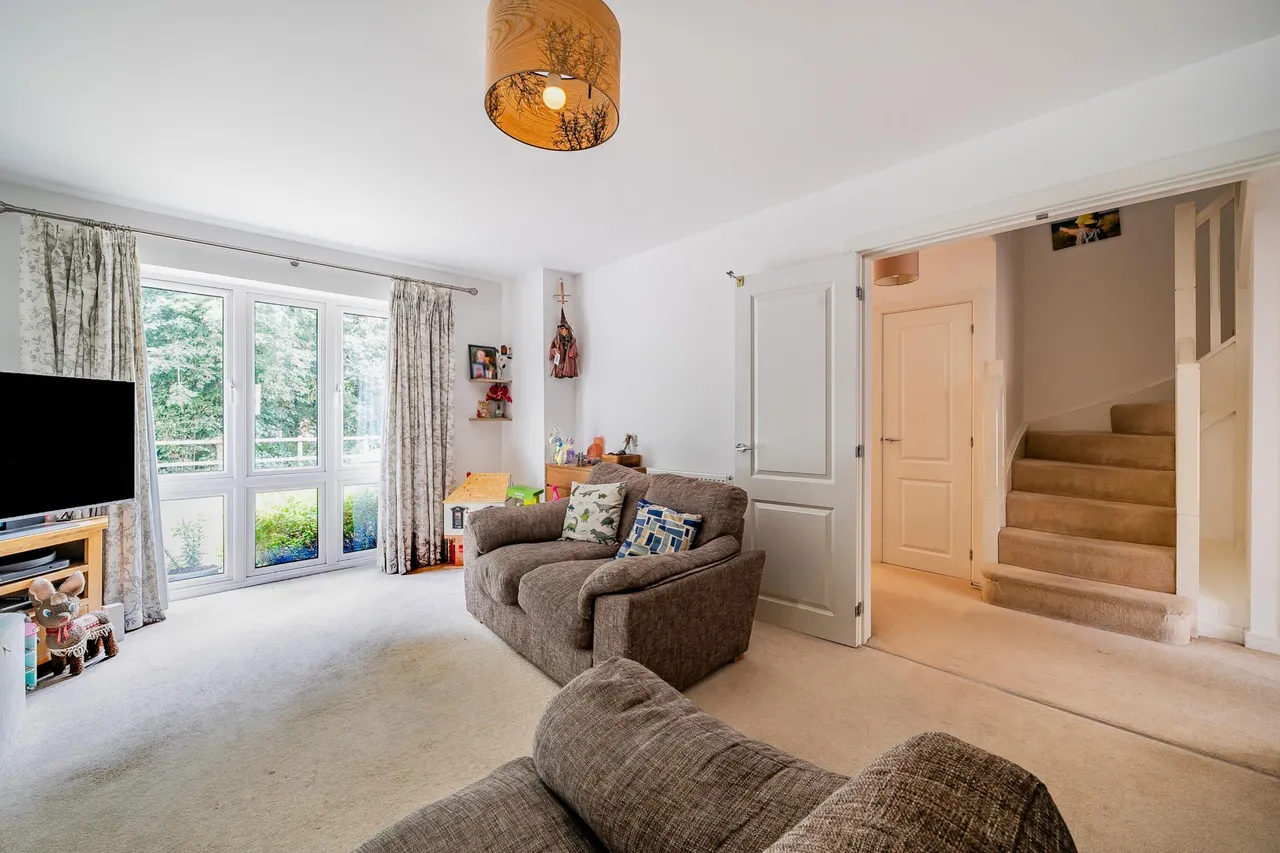 Blue Hut Way, Basingstoke, RG23, photo 2