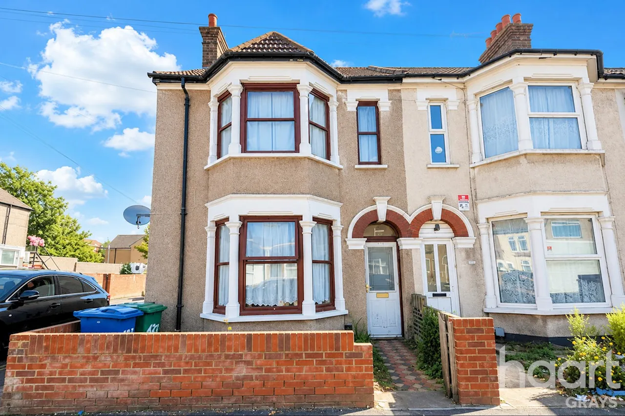 3 bed house for sale, Clarence Road, Grays, RM17
