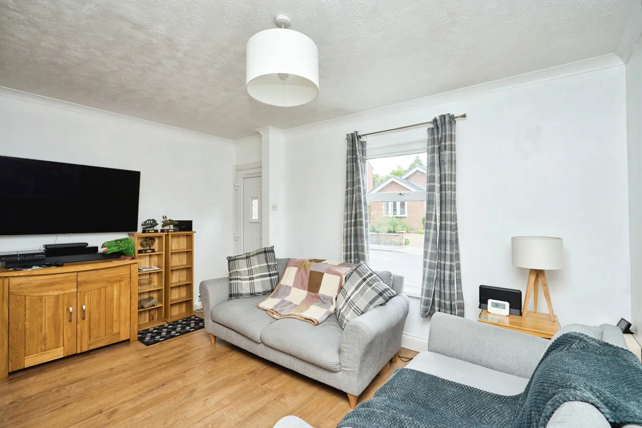 Caesars Road, Newport, PO30, photo 2