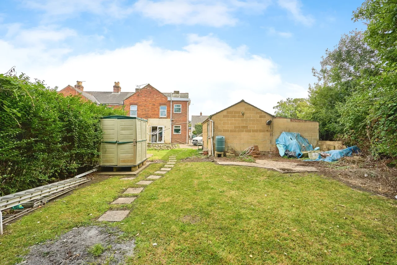 Caesars Road, Newport, PO30, photo 12