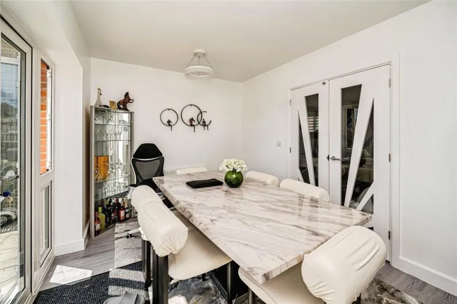 Boundary Drive, Wexham, SL2, photo 9