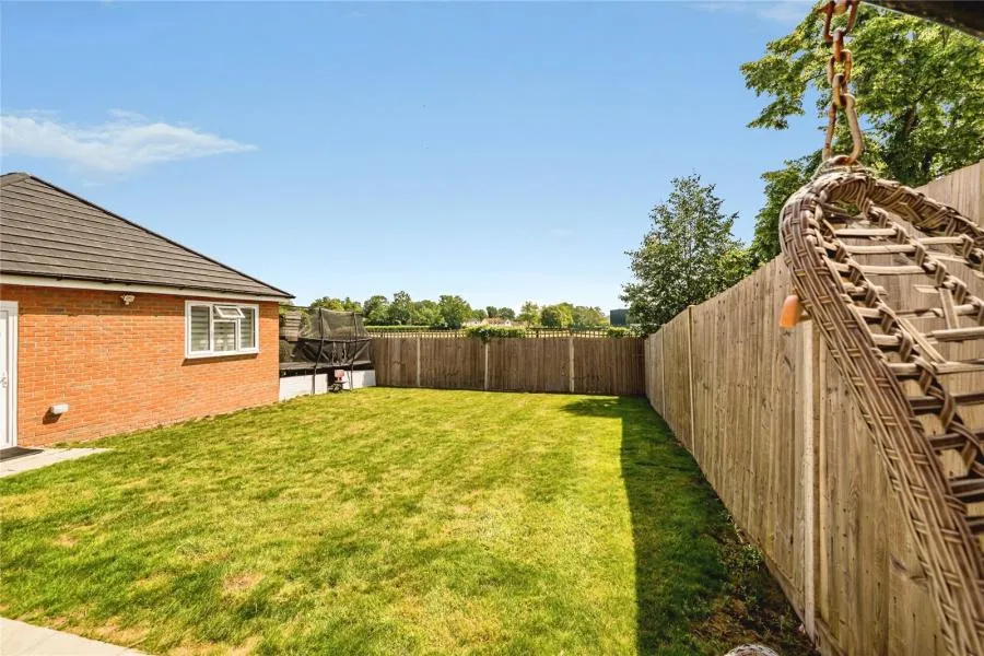 Boundary Drive, Wexham, SL2, photo 22