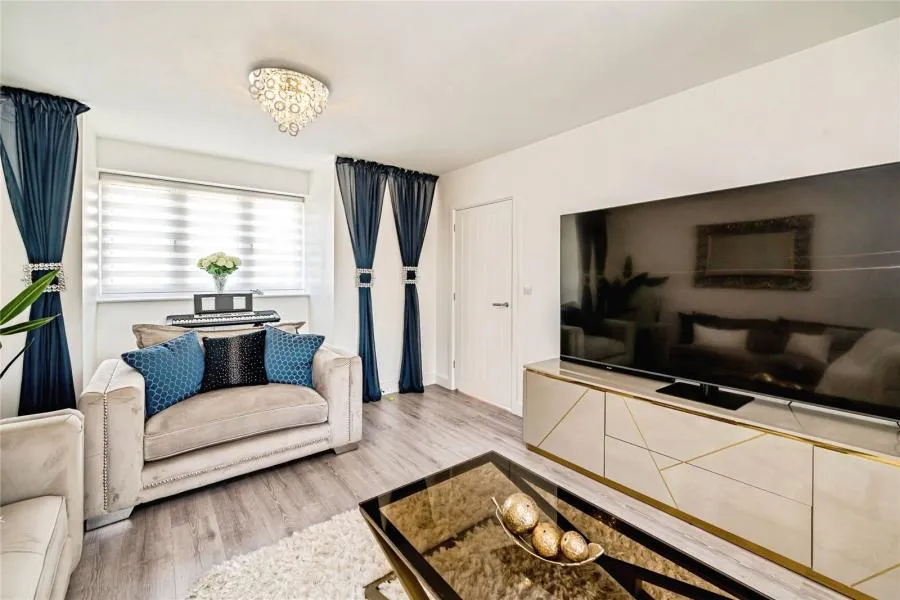 Boundary Drive, Wexham, SL2, photo 3