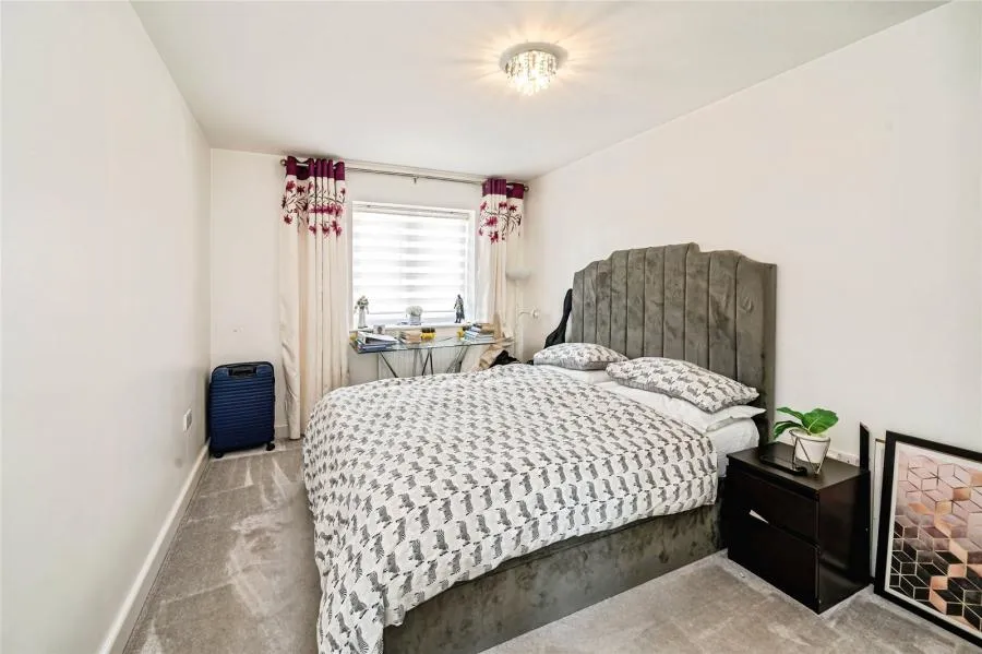 Boundary Drive, Wexham, SL2, photo 13