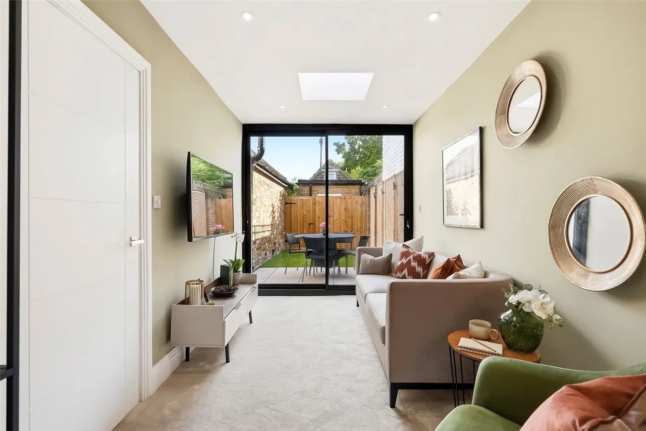 Milton Road, Hampton, TW12 2LL, photo 17