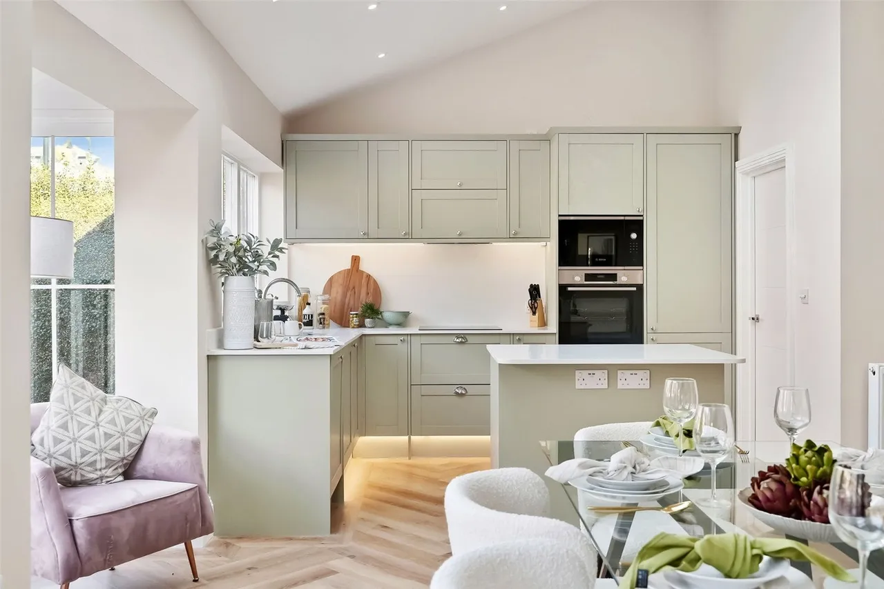 Milton Road, Hampton, TW12 2LL, photo 10