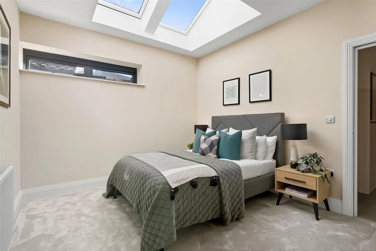 Milton Road, Hampton, TW12 2LL, photo 15