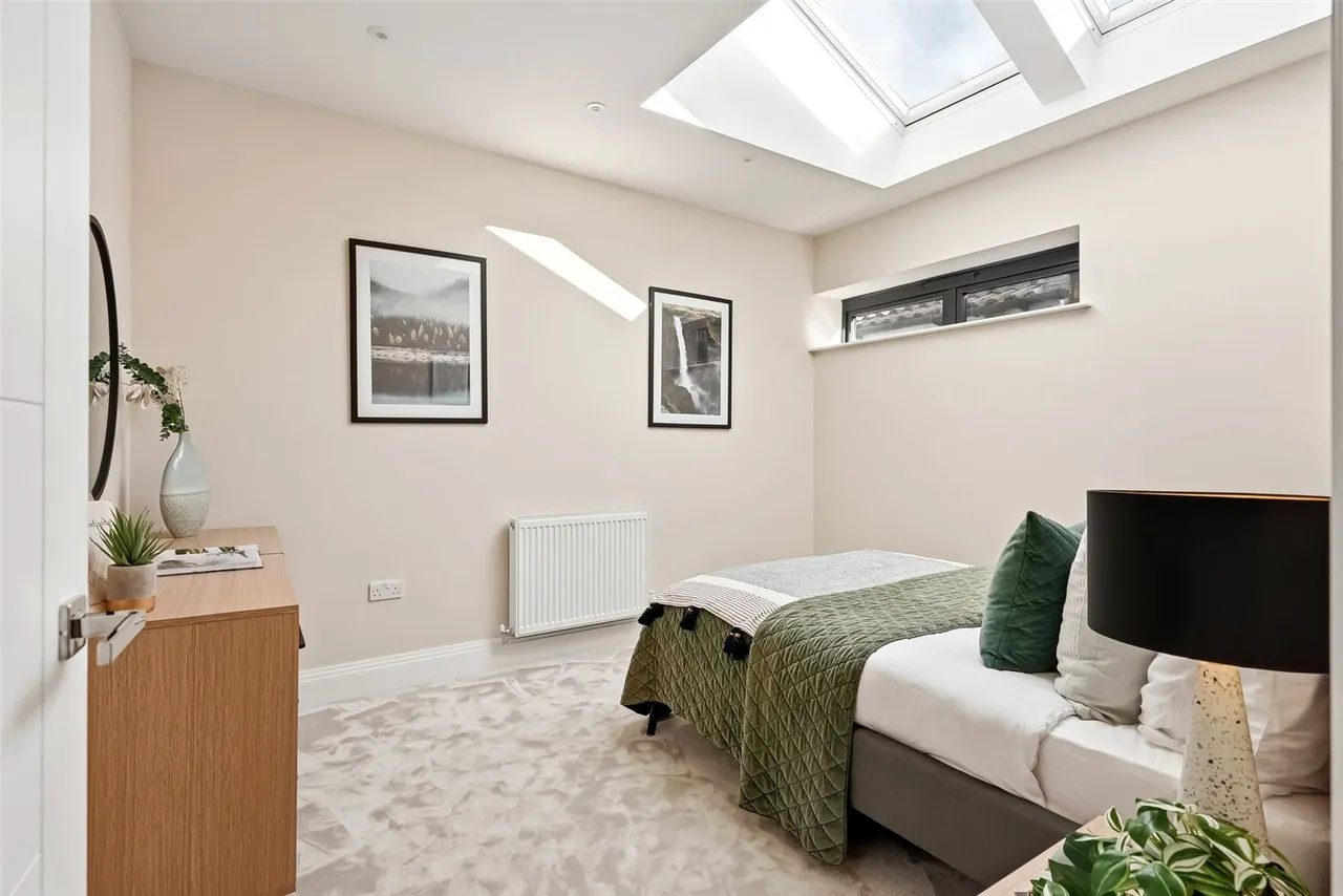 Milton Road, Hampton, TW12 2LL, photo 14