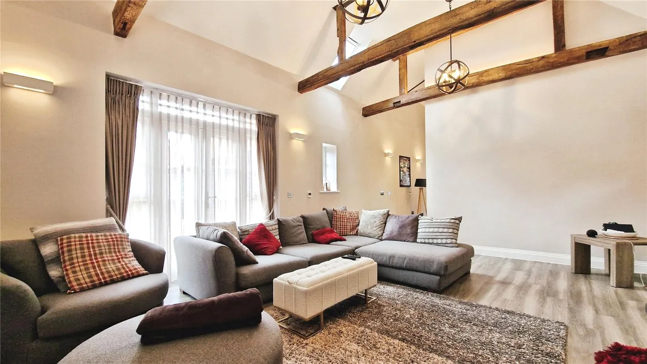 Bryan Gardens, Binfield, Bracknell, Berkshire, RG42 4JQ, photo 2