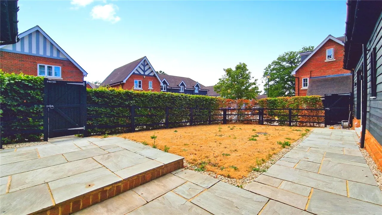 Bryan Gardens, Binfield, Bracknell, Berkshire, RG42 4JQ, photo 11