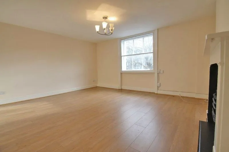 Holland Park Avenue, London W11 4UA, photo 2