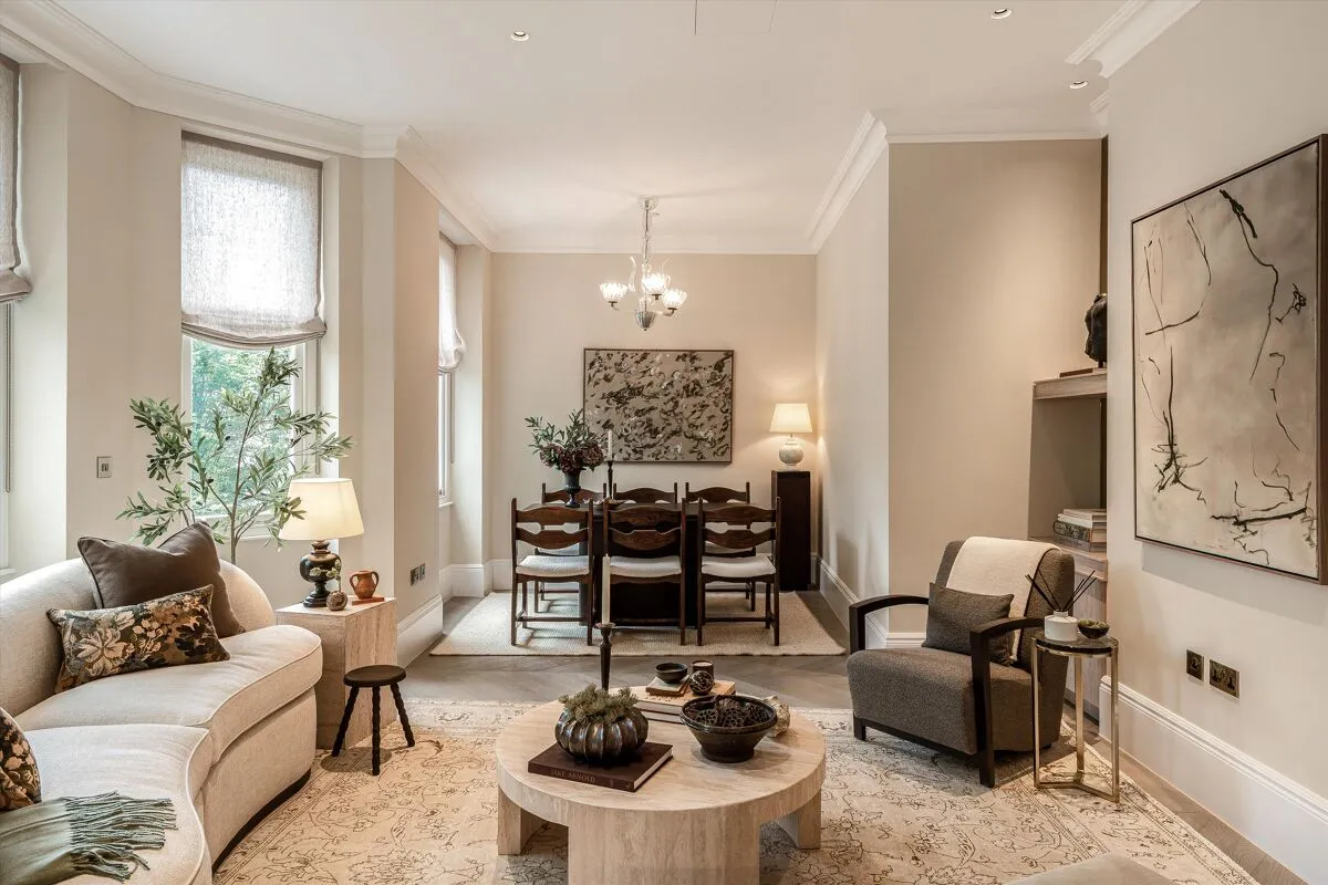 2 bed flat for sale, Allen Street, Kensington, W8
