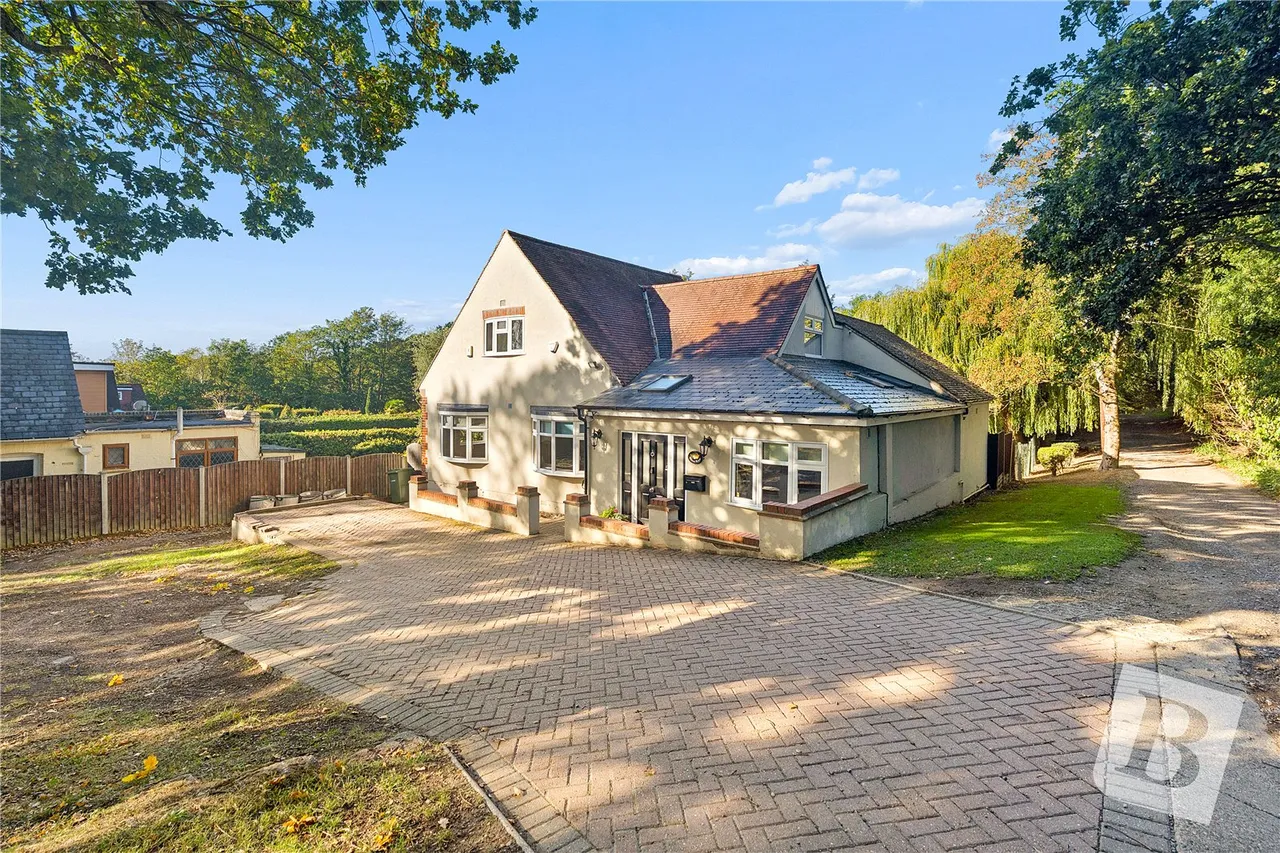 4 bed house for sale, Orange Tree Hill, Havering-Atte-Bower, RM4