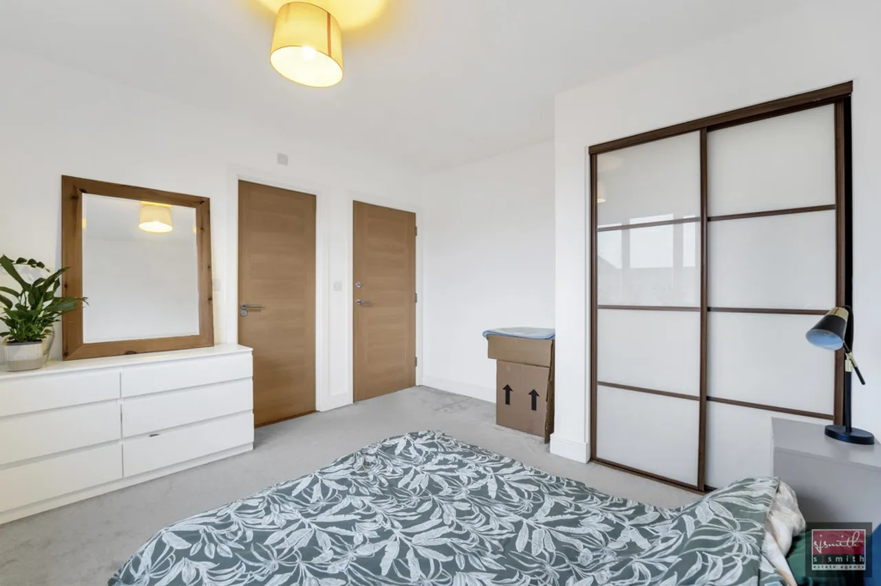 Springs Close, Stanwell, TW19, photo 6