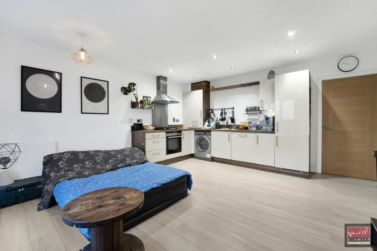 Springs Close, Stanwell, TW19, photo 5